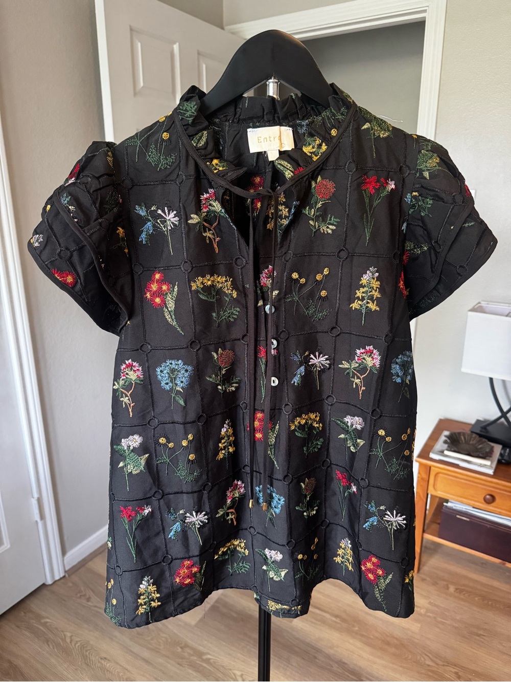 entro Black Floral Embroidered Blouse